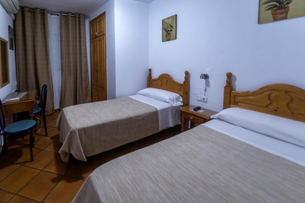 מארבלה Hostal San Ramon מראה חיצוני תמונה