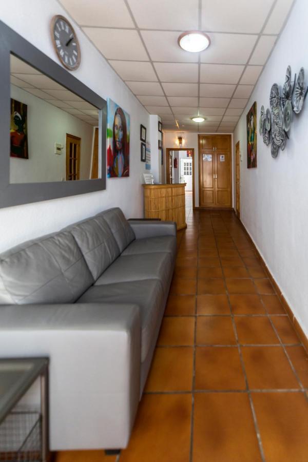 מארבלה Hostal San Ramon מראה חיצוני תמונה